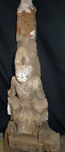 Sho Fah with king figure Sho Fah with king figure