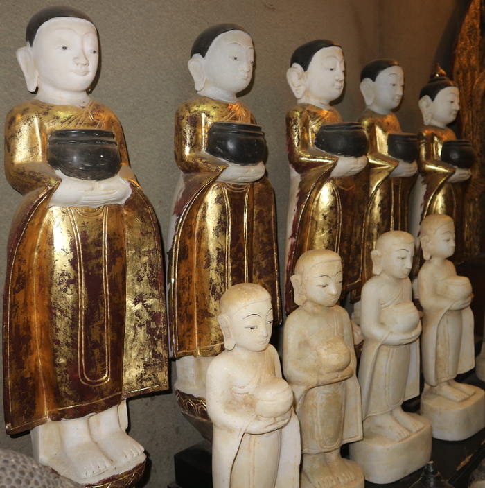 Set of 1 Buddha and 4 monks