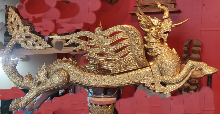 Pair of flying dragons - mongkorn. Recently gilded