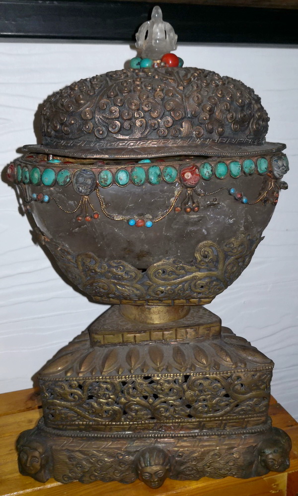 Kapala offering vessel