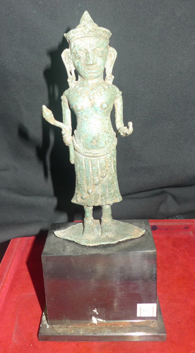 Lakshamni Khmer deity