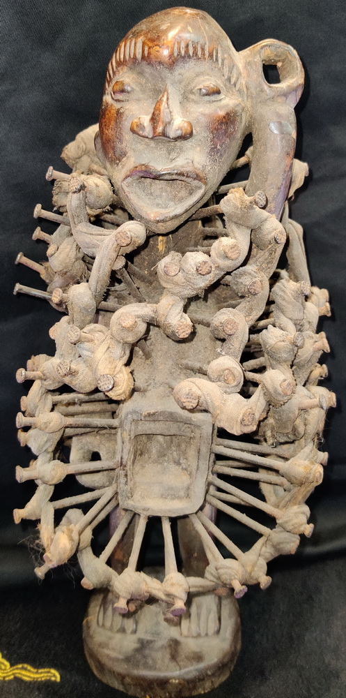 Nkondi figure (voodoo)