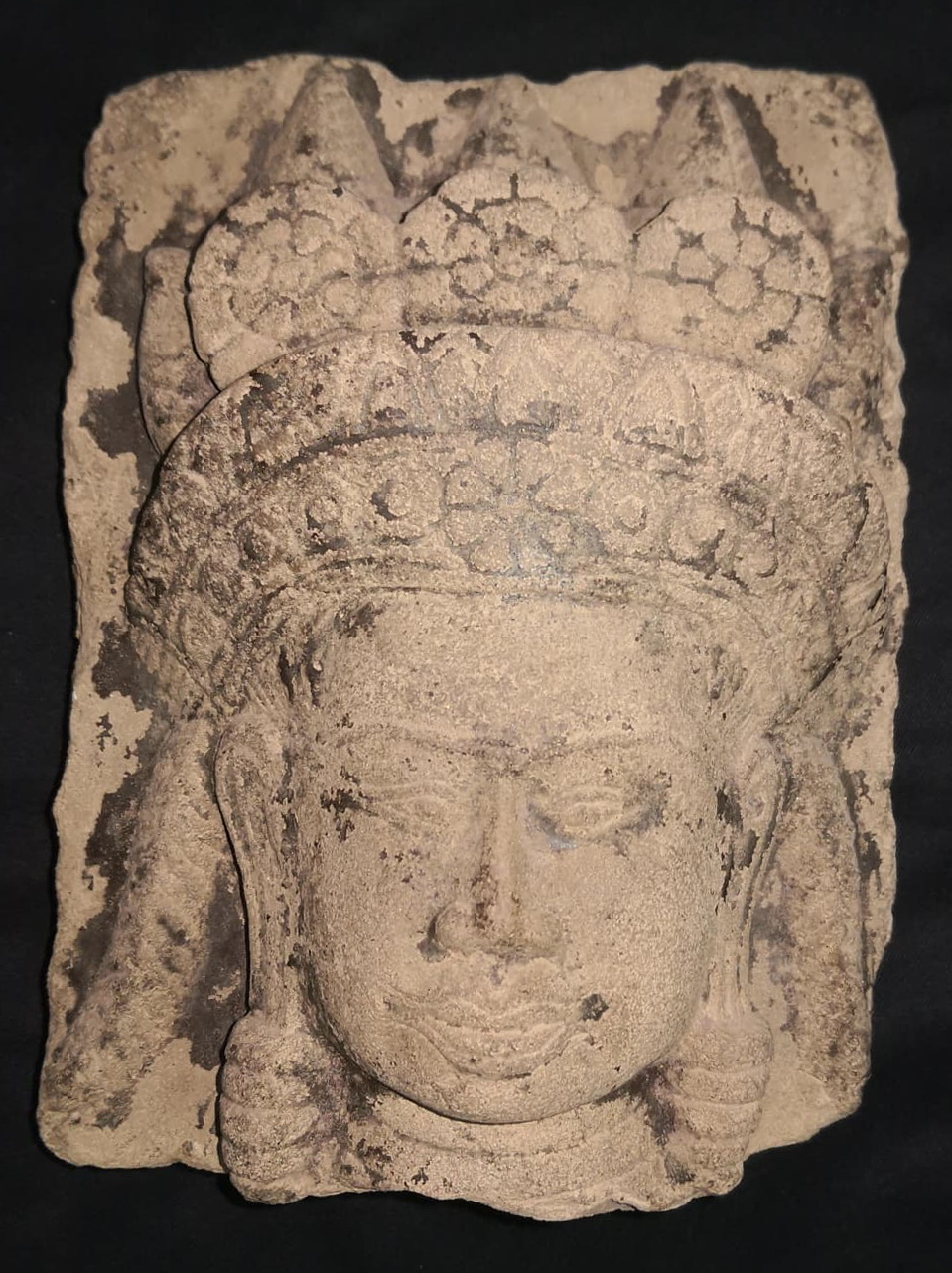 Khmer Uma face