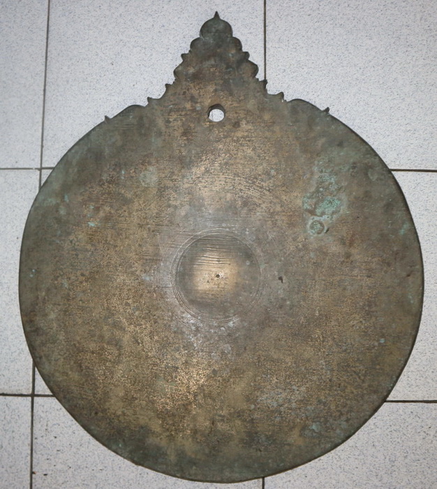 Spinning gong, round shape