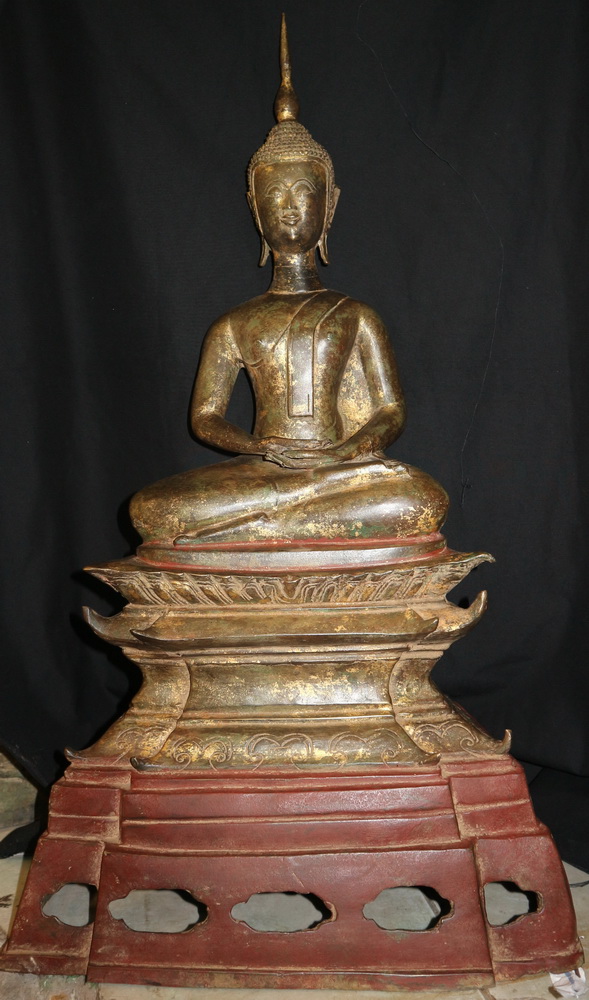 Lao Buddha on base