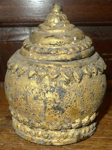 Ayutthaya temple medicine pot