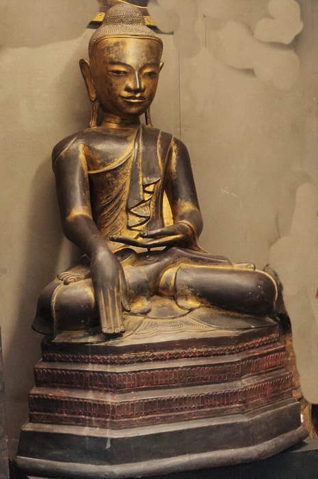 Giant Shan Buddha