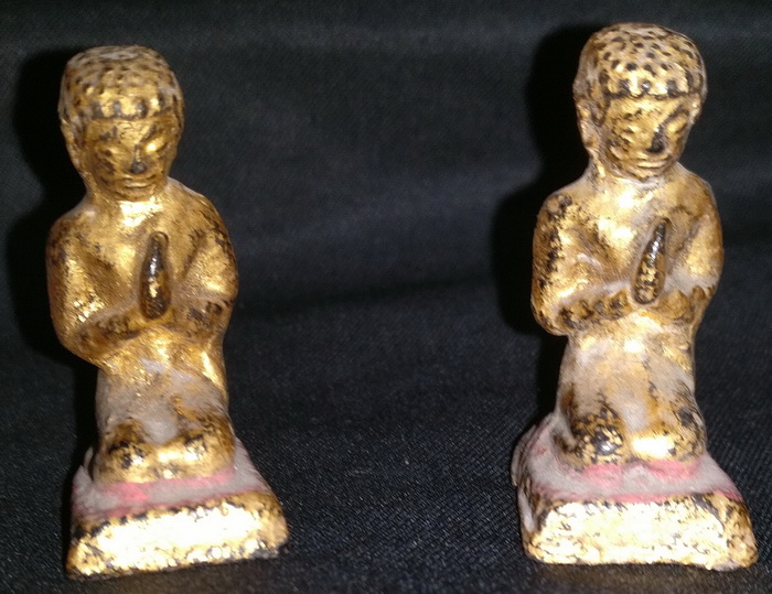 Pair of devotees amulets
