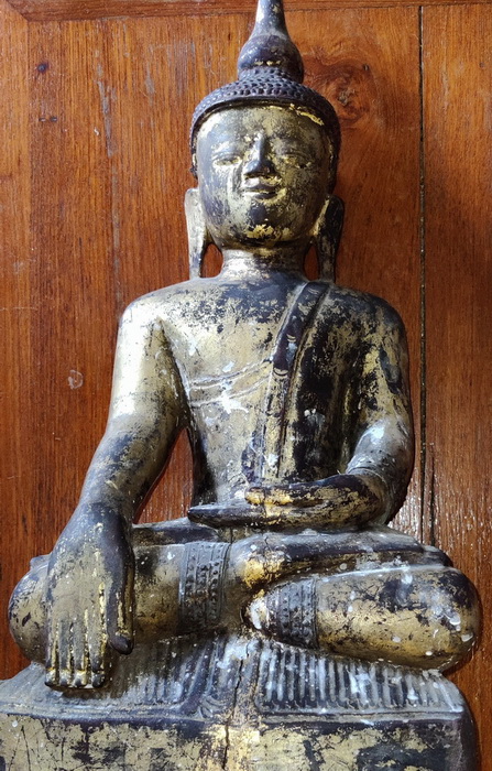 Shan Buddha $440 - 400 € - 15000 thb