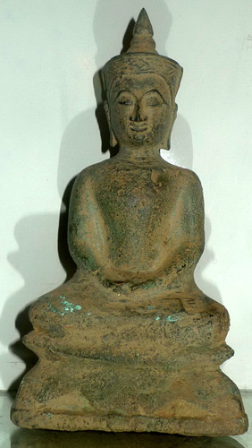 Ayutthaya Buddha giant amulet