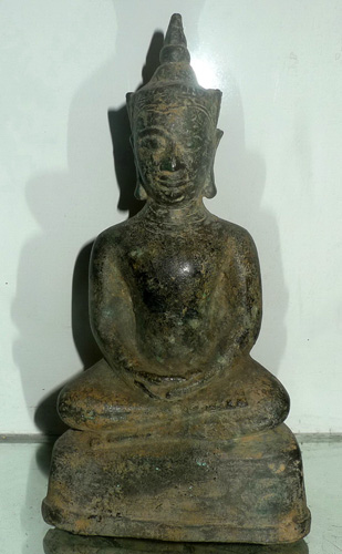 Ayutthaya Buddha giant amulet