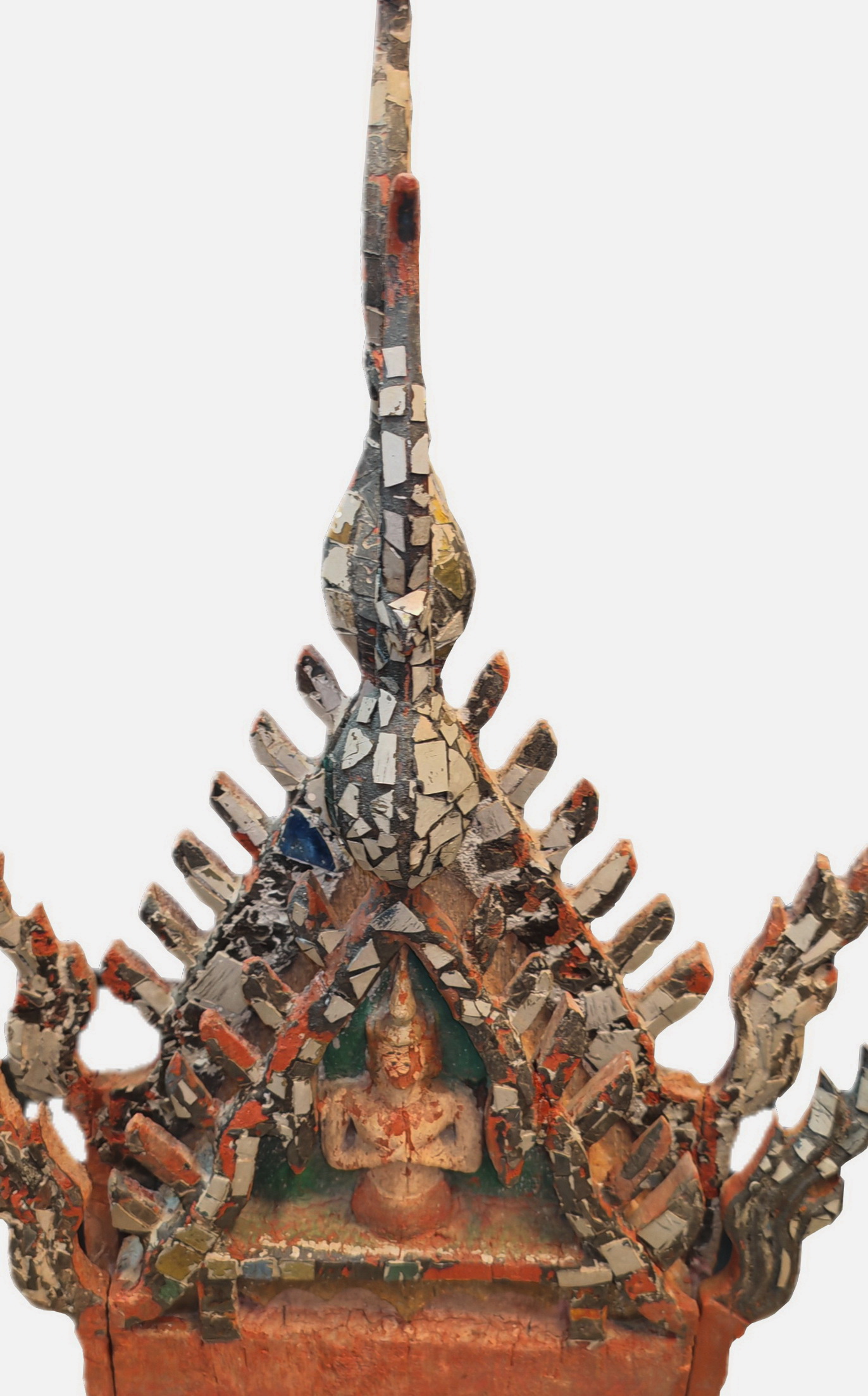 Small triangle pediment w. Buddha and sho fah