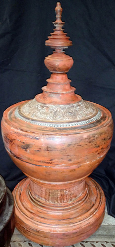 Giant antique Hsun Hok, offering vessel
